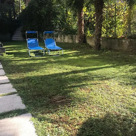 Casa Deni Con Giardino Privato شقة أومغنا