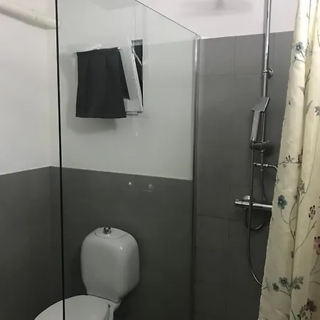 Casa Deni Con Giardino Privato شقة أومغنا